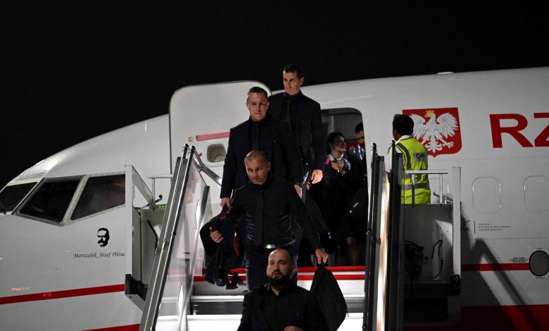 بالفيديو.. بعثة المنتخب البولندي تصل الدوحة للمشاركة في المونديال