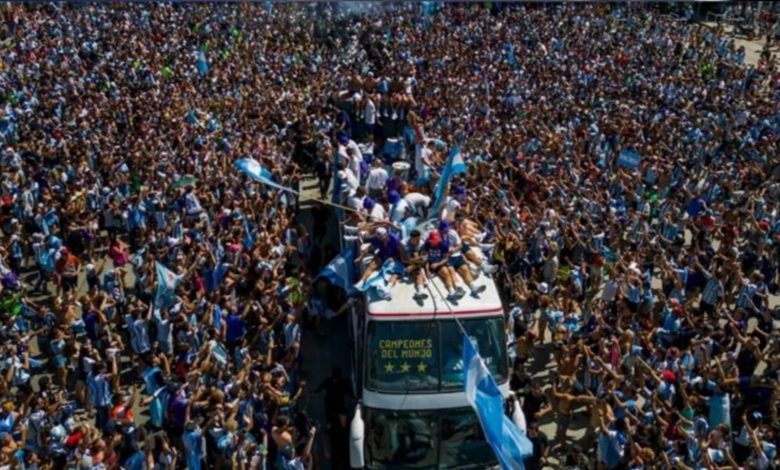 تقارير: حالات وفاة وإصابات خلال احتفالات خرافية بفوز الأرجنتين بكأس العالم