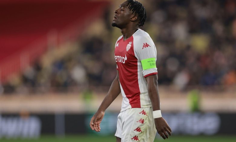 تقارير: مانشستر يونايتد يراقب مدافع موناكو