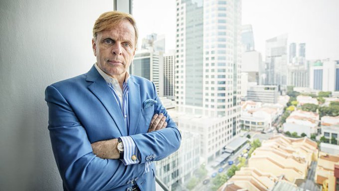 مدير نوكيا السابق يتقدم بعرض لشراء مانشستر يونايتد