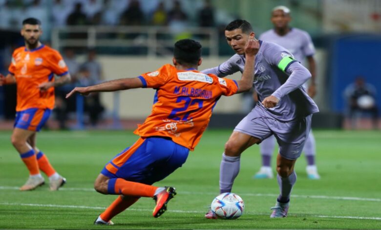 بالفيديو.. رد فعل رونالدو بعد التعادل مع الفيحاء في الدوري السعودي