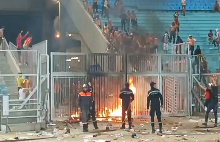 الكاف يحرم الترجي من جماهيره 4 مباريات بسبب الشغب