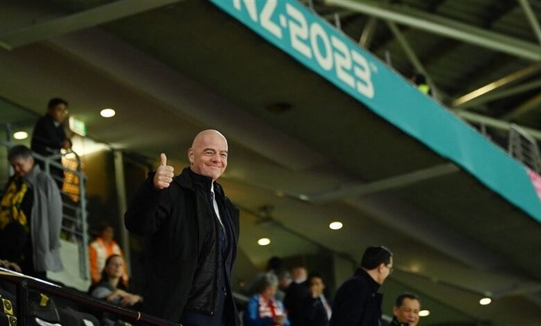 رئيس الفيفا بدون حراسة في مونديال السيدات