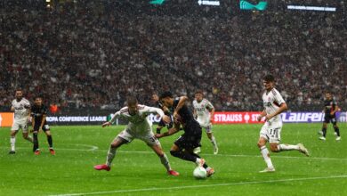 عمر مرموش يقود إينتراخت للفوز على أبردين 2-1 بدوري المؤتمر الأوروبي