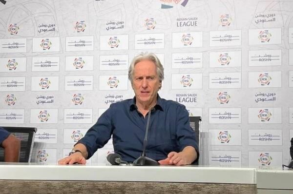 مدرب الهلال سعيد بالفوز على الرياض ويشيد بالبرازيلي نيمار