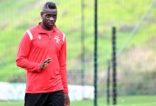 بالوتيلي يغادر سيون السويسري ويعود إلى أضنة التركي