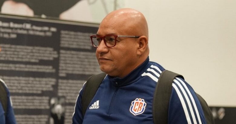 وفاة مساعد مدرب كوستاريكا بين شوطي ودية الفريق مع الإمارات