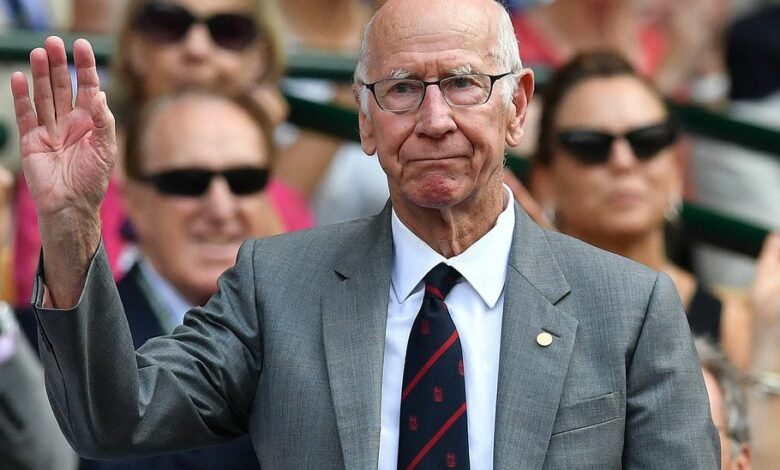 وفاة بوبي تشارلتون أسطورة مانشستر يونايتد ومنتخب إنجلترا