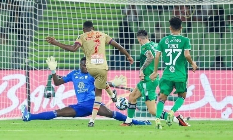 الأهلي يودع كأس الملك بالسقوط أمام أبها بـ 9 لاعبين 2-1