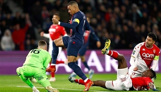 باريس سان جيرمان يحقق فوزا كبييرا على موناكو 5-2 ويعزز الصدارة