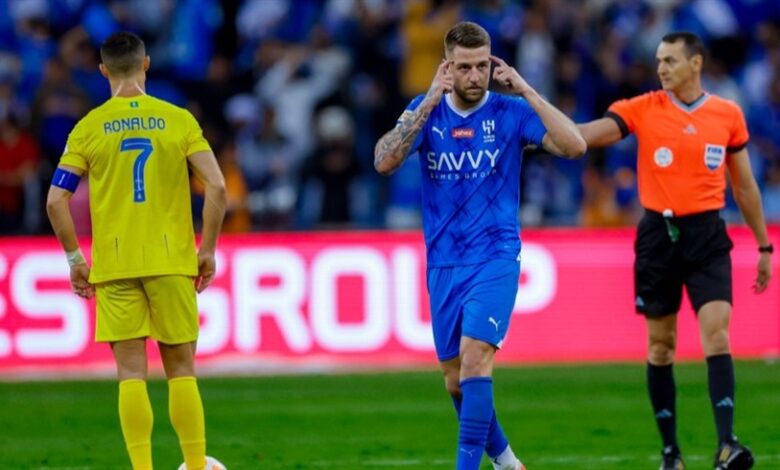 الهلال يحسم ديربي الرياض بالفوز على النصر 3-0 ويحلق في الصدارة منفردا