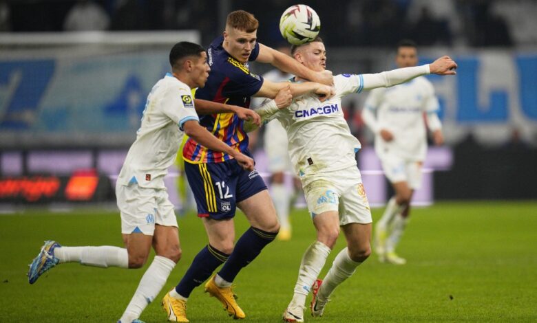 مارسيليا يعمق جراح ليون ويتغلب عليه 3-0 في الدوري الفرنسي
