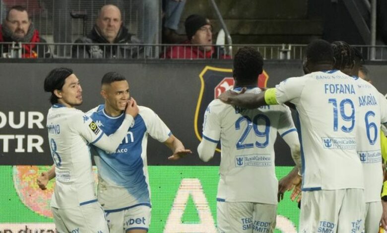 موناكو يفوز على رين 2-1 ويواصل مطاردة باريس سان جيرمان المتصدر