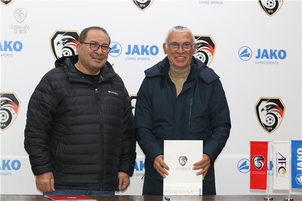 الاتحاد السوري يجدد الثقة في كوبر وجهازه المعاون