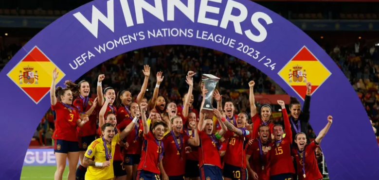 إسبانيا تتوج بدوري الأمم الأوروبية للسيدات على حساب فرنسا
