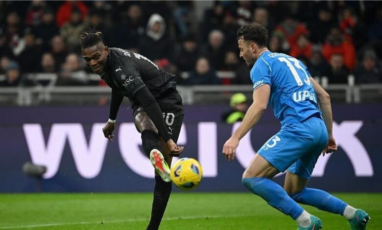 ميلان يحسم القمة ونابولي يواصل التخبط في الدوري الإيطالي