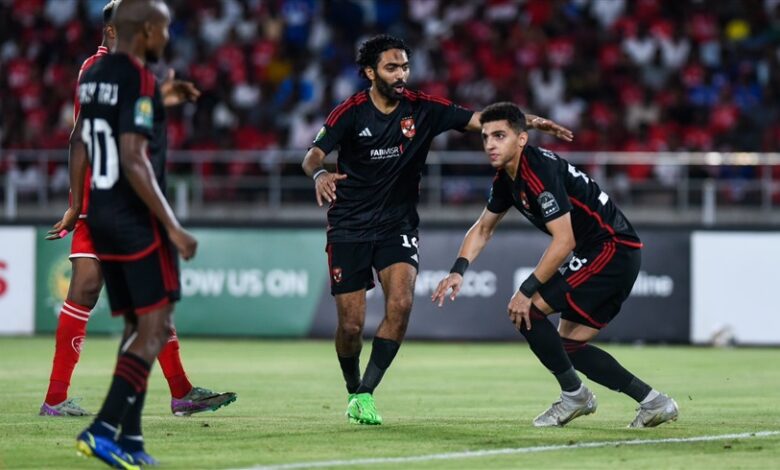 الأهلي يباغت مضيفه سيمبا بهدف كوكا ويقترب من نصف نهائي دوري الأبطال