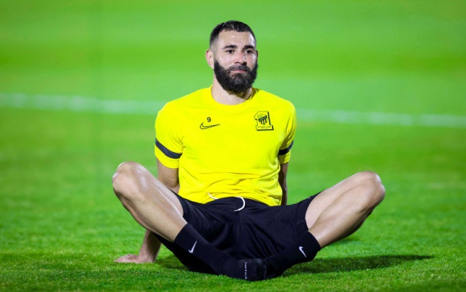 بنزيما يغيب عن مواجهة الاتحاد والأخدود بالدوري السعودي