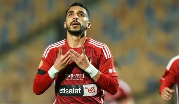 «فيفا» يوافق على تمثيل وسام أبو علي قميص فلسطين