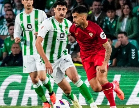 إشبيلية وريال بيتيس يتعادلان 1-1 في ديربي الأندلس