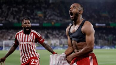 أولمبياكوس يتوج ببطولة المؤتمر الأوروبي برأسية أيوب الكعبي