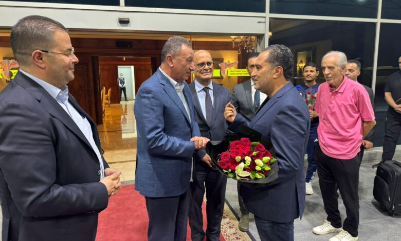 الأهلي يستقبل بعثة الترجي بالورود