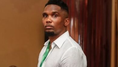 شجار عنيف بين صامويل إيتو ومدرب الكاميرون