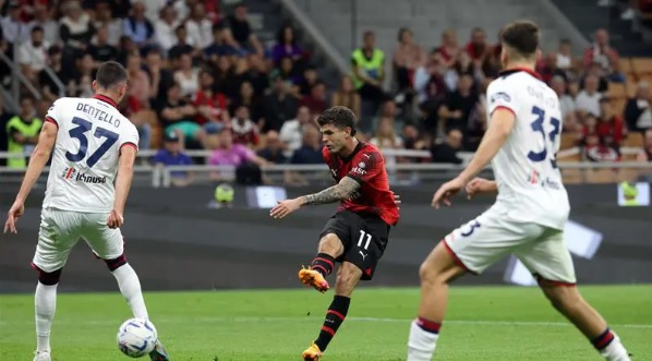 ميلان يمزق شباك كالياري بخماسية في الدوري الإيطالي