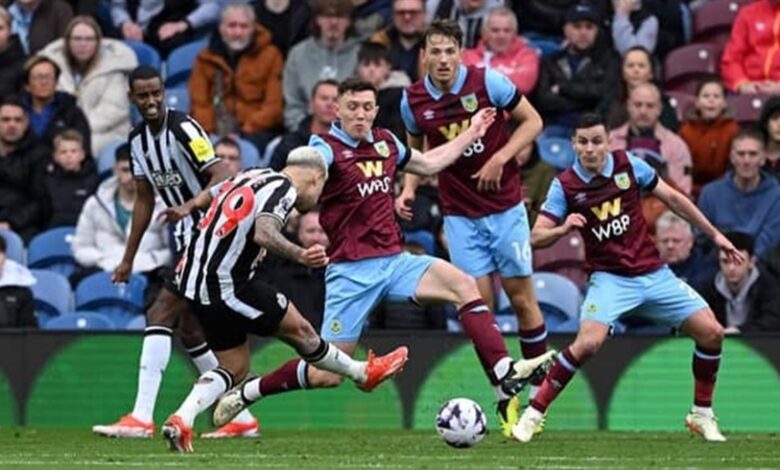 نيوكاسل يكتسح بيرنلي 4-1 في الدوري الإنجليزي