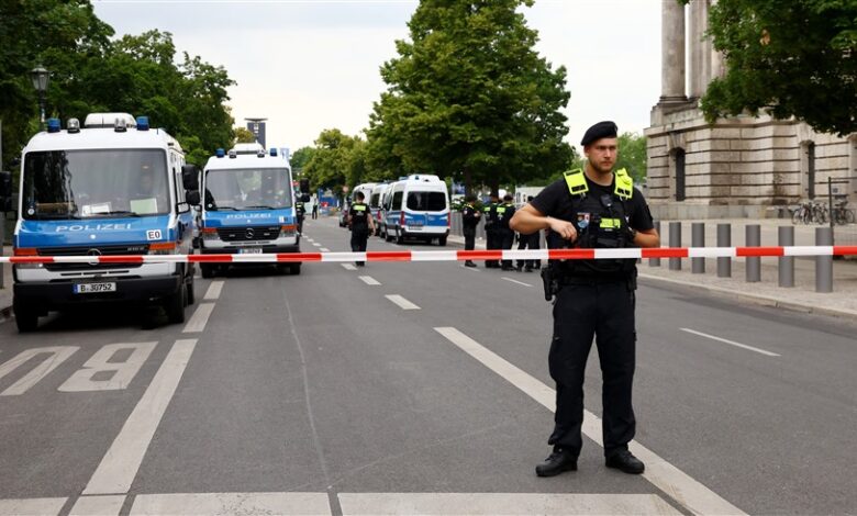 إغلاق منطقة للمشجعين في برلين بسبب حقيبة مشبوهة