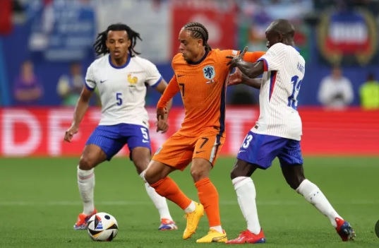 التعادل السلبي يفرض نفسه على قمة فرنسا وهولندا