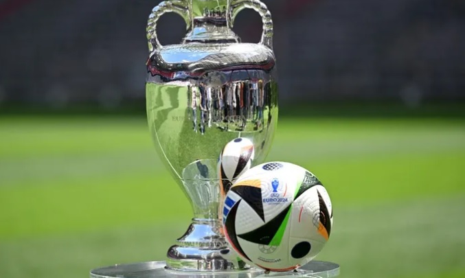 شمايكل يشكو من «فوسبال ليبه»: صنعت دون التفكير في الحراس