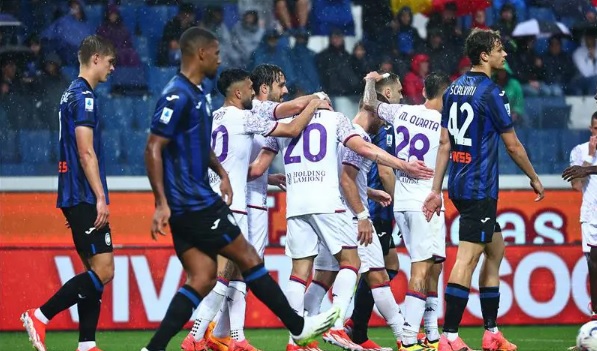 فيورنتينا يضمد جراحه الأوروبية ويتغلب على أتالانتا بطل يوربا ليج 3-2