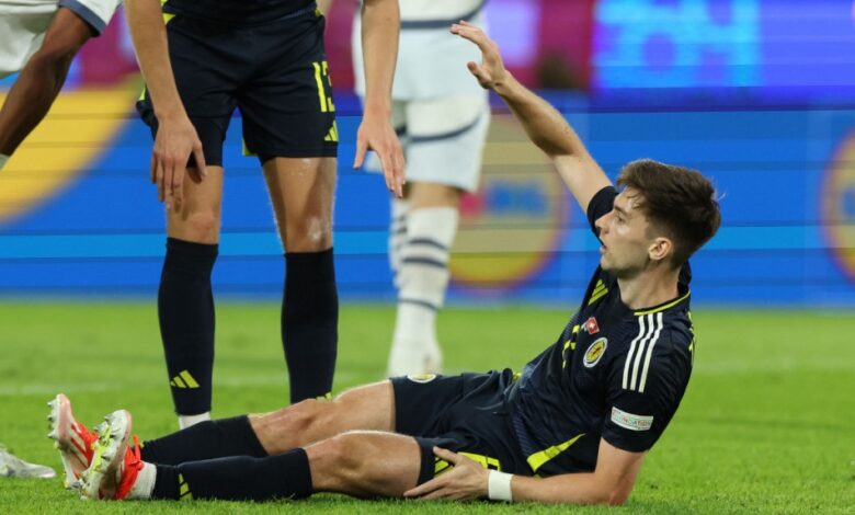 أربطة الركبة تنهي مشوار لكيران تييرني بـ «يورو 2024»