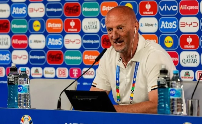 مدرب المجر يطالب مارتن آدم بتسجيل الأهداف للرد على المنتقدين