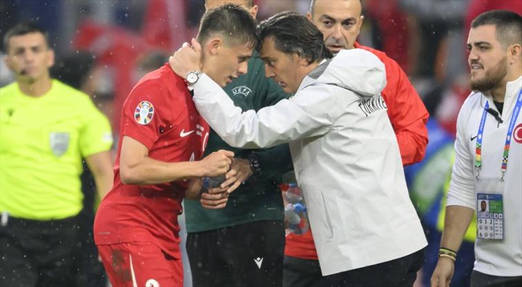 مدرب تركيا يشكك في مشاركة جولر أمام البرتغال