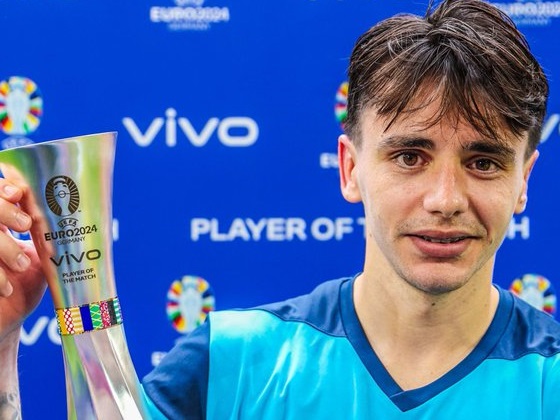 شابارينكو يفوز بجائزة أفضل لاعب بمباراة أوكرانيا وسلوفاكيا